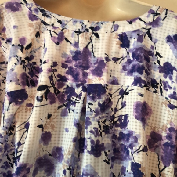 Women’s dainty Coral Bay violet lilac fall cuff sleeve floral blouse - Picture 10 of 12